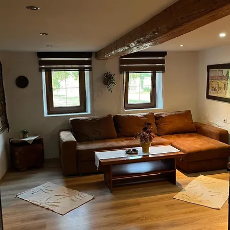 'monas' House Backi Monostor