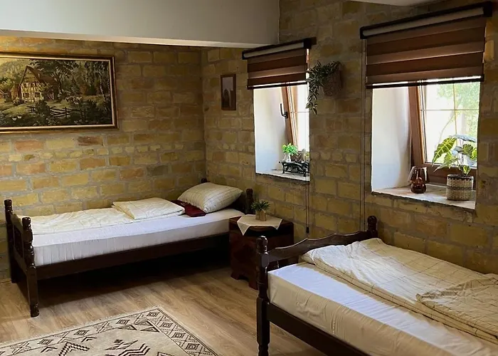 'monas' House Backi Monostor