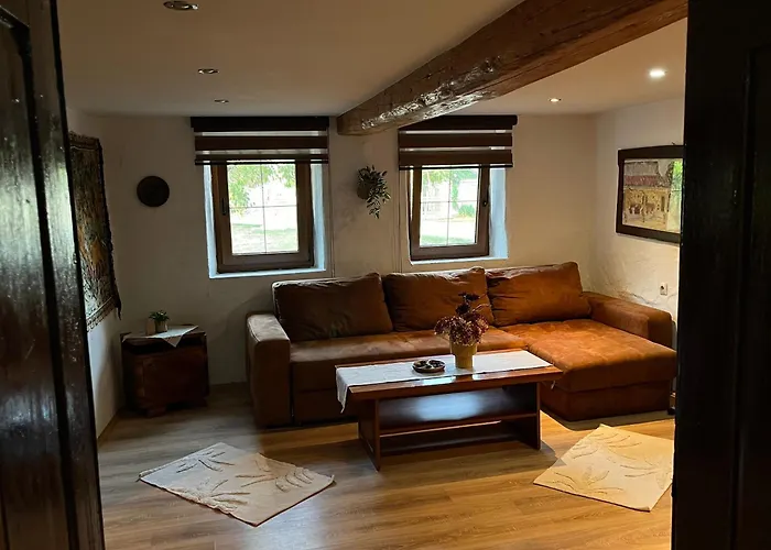 'monas' House Backi Monostor